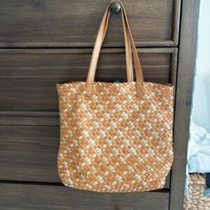 Madewell woven leather bag. Good condition.For men and women.